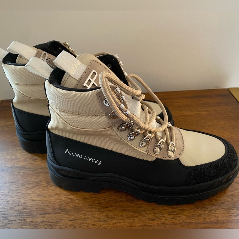 Filling Pieces men’s beige and black mountain boot size 9 — new and never worn